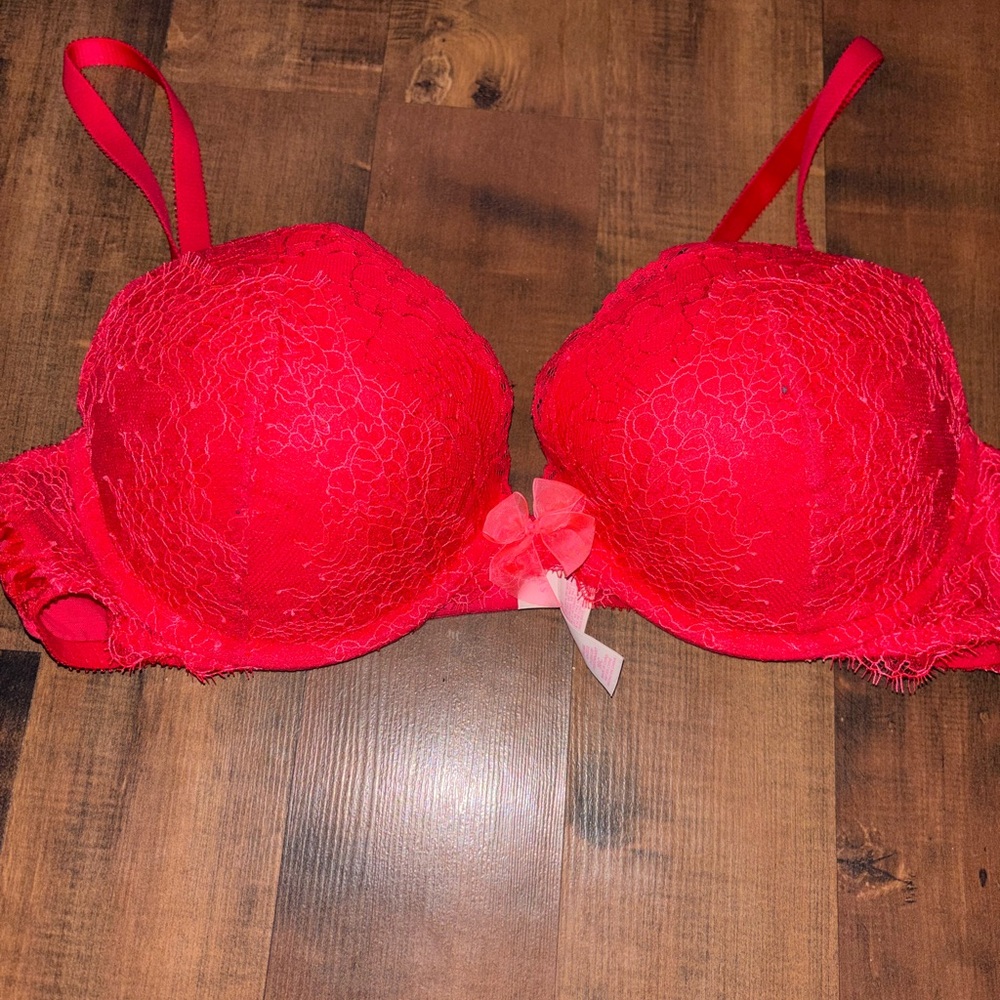 Victoria's Secret Dream Angels Push Up Red Lace Bra Sexy